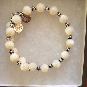 Mother of Pearl. NWOT Wind & Fire Bracelet